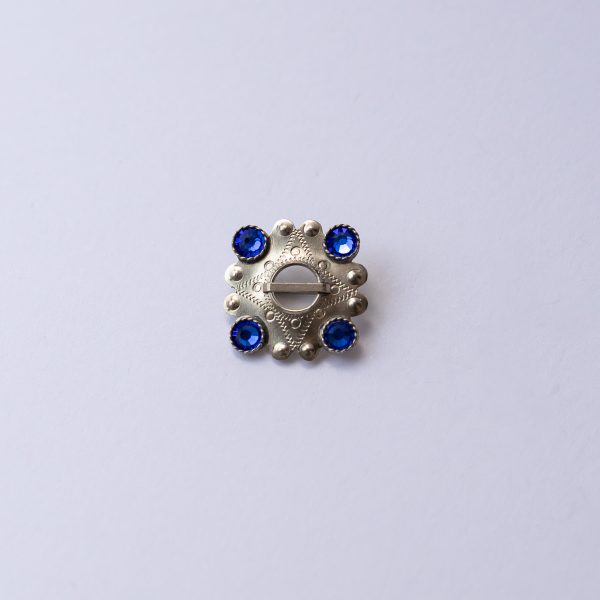 Silmadega prees 4 kiviga miniatuurne